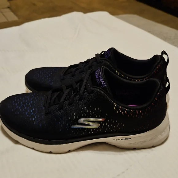 Skechers Black Sneakers with Breathable Mesh and Light Sole - Picture 4 of 9